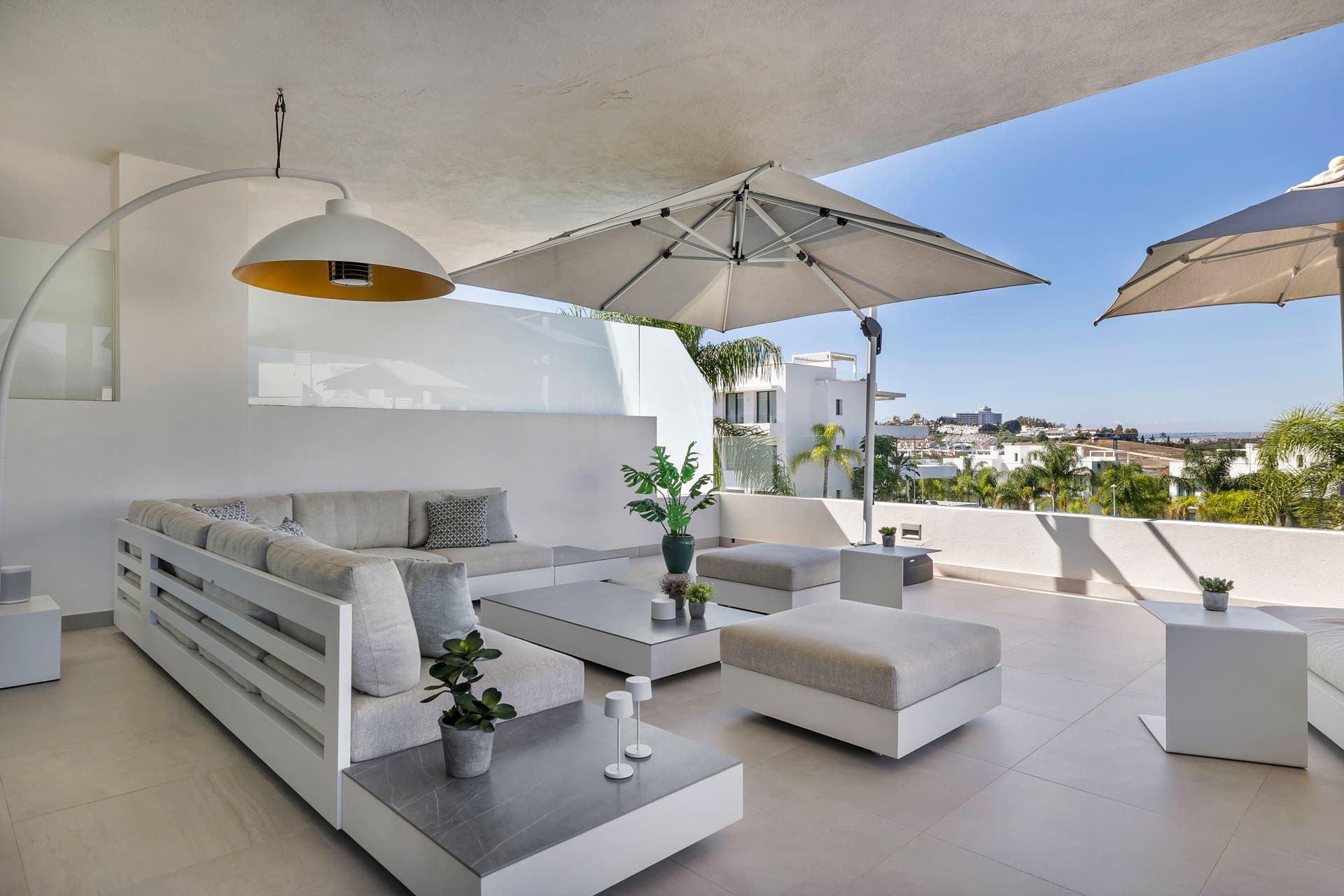 Appartement met ruim terras in Cataleya, Benahavís